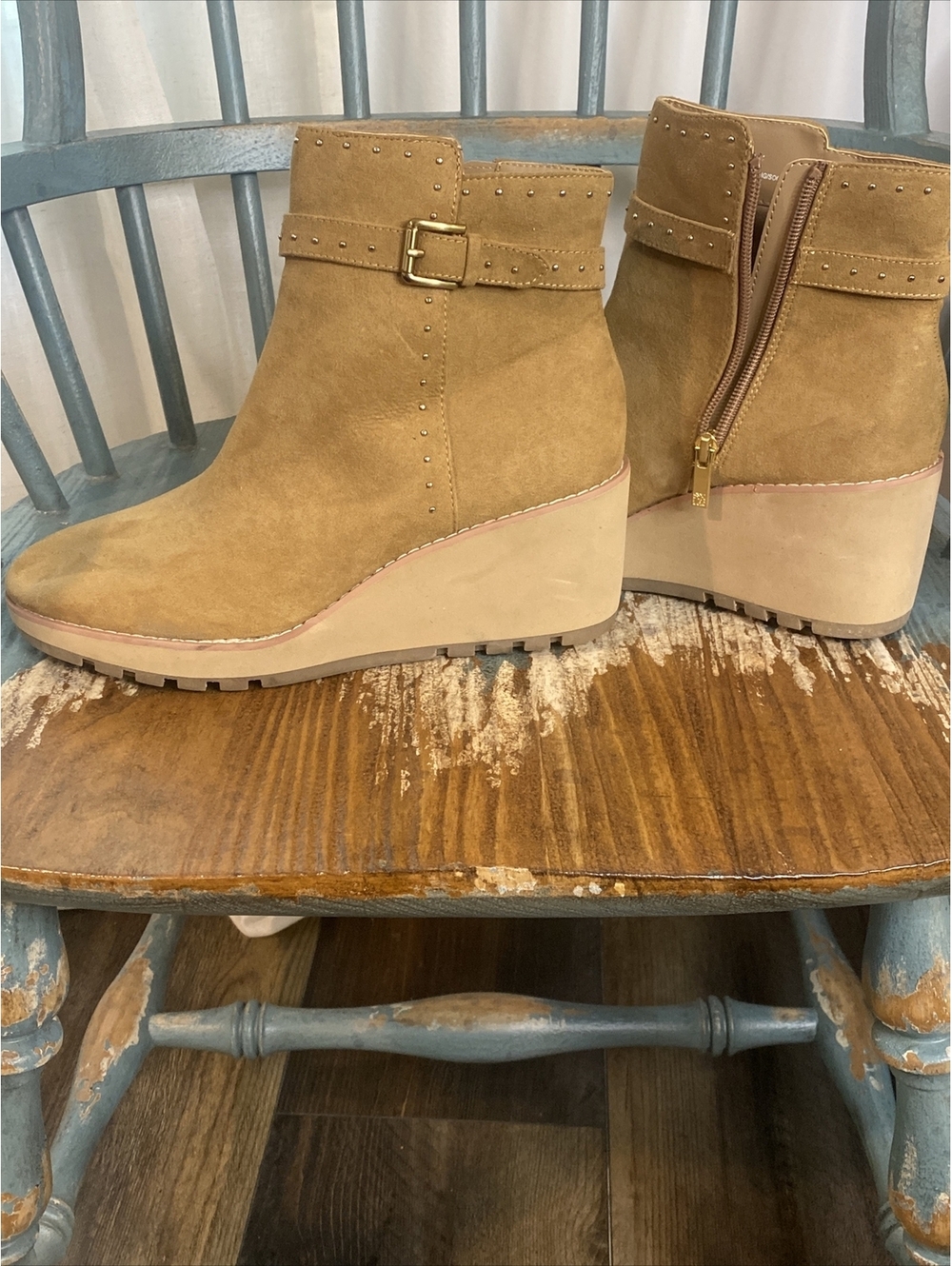 Women’s Anne Klein Pamela Wide Wedge Bootie In Camel Suede. Light Beige Heel.9.5
